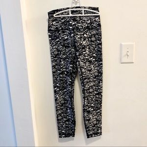 Lululemon Wunder Under Leggings Size 6